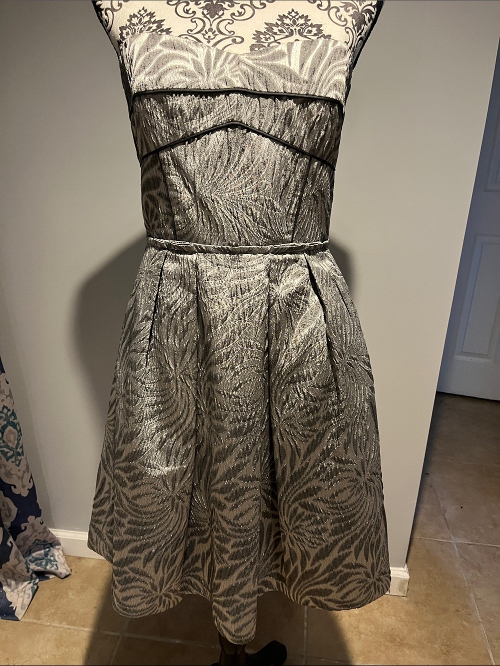 Cynthia Steffe Silver Strapless Jacquard Cocktail Dress